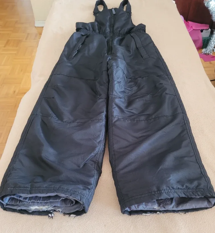 Old Navy Snow Pants - L (10-12) # cleenout freecylle image indicator(3)