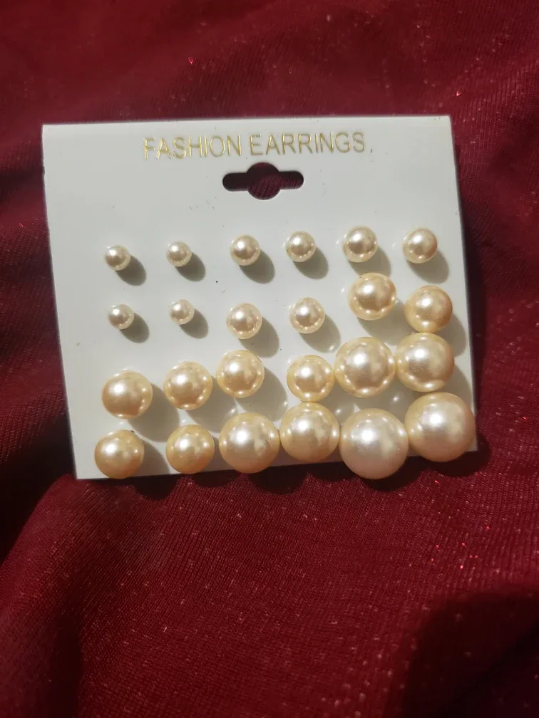 Fashion Earrings - Pearl Stud Set