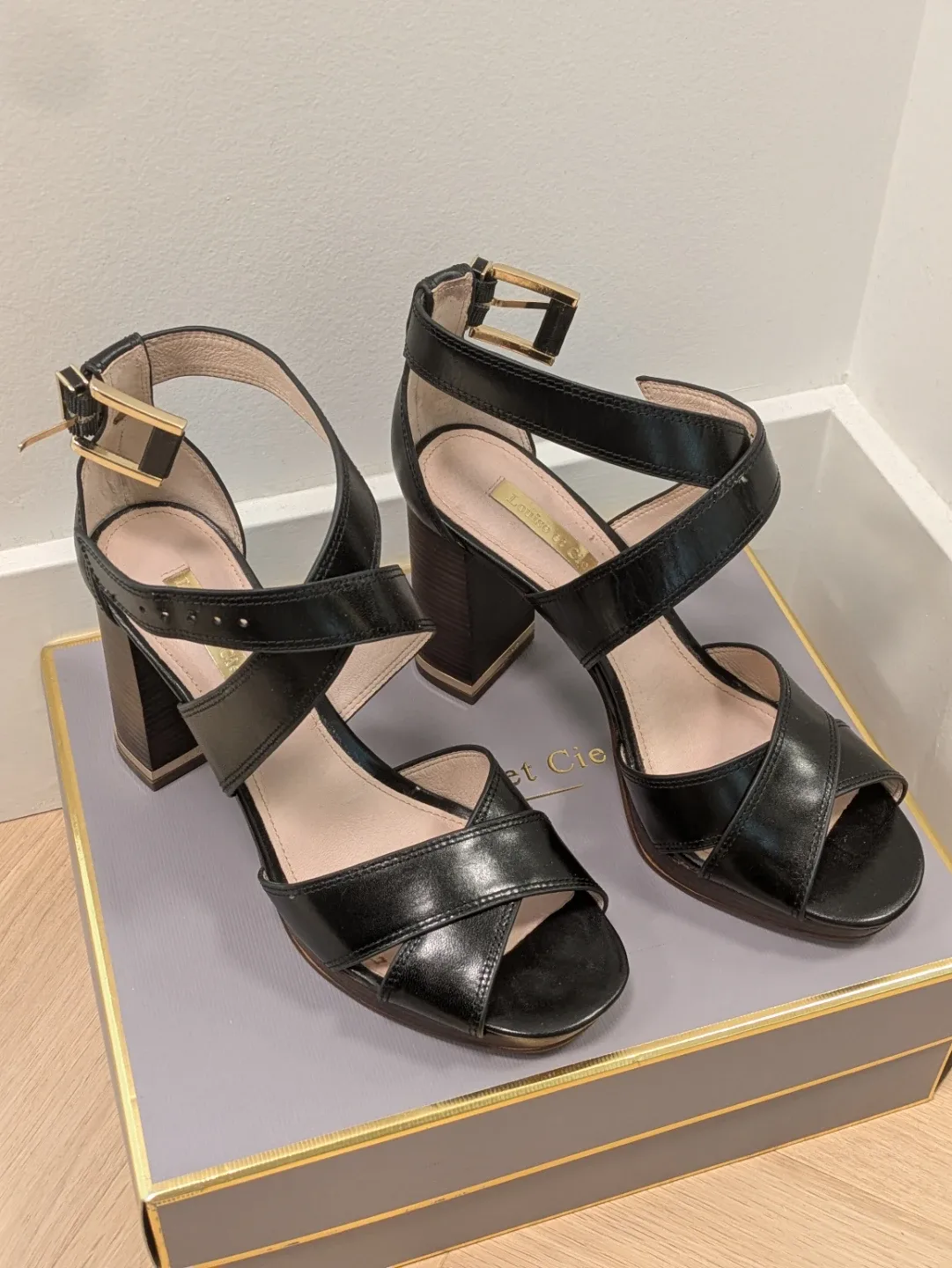 Women's black strap dress sandals