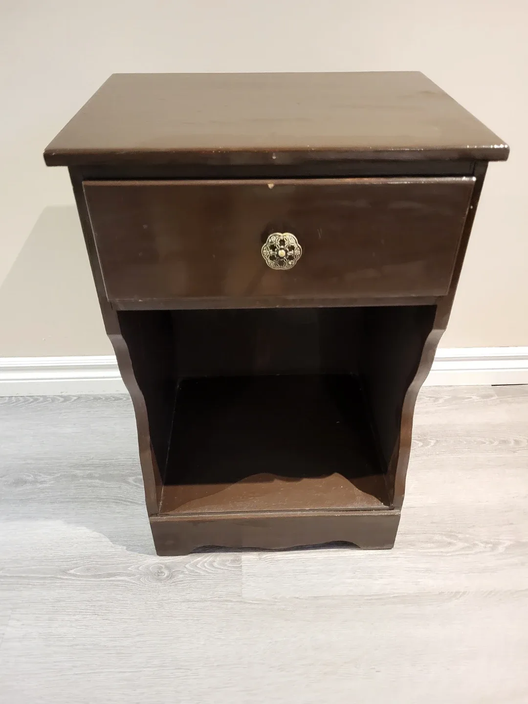 Brown Wood Nightstand with Drawer image indicator(3)