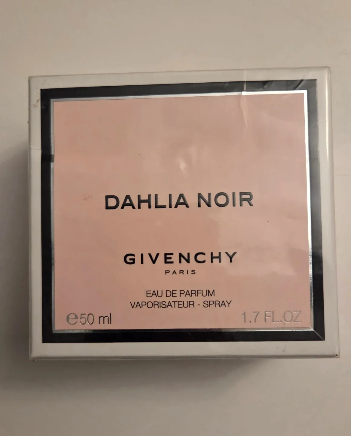 Givenchy Dahlia Noir Perfume