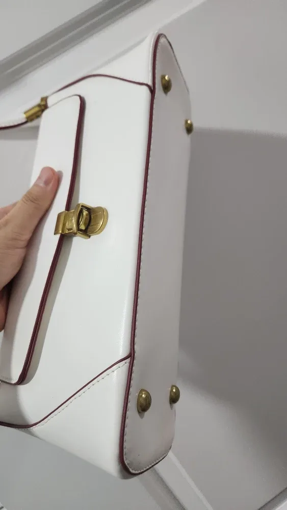 White Shoulder Bag with Gold Hardware image indicator(3)