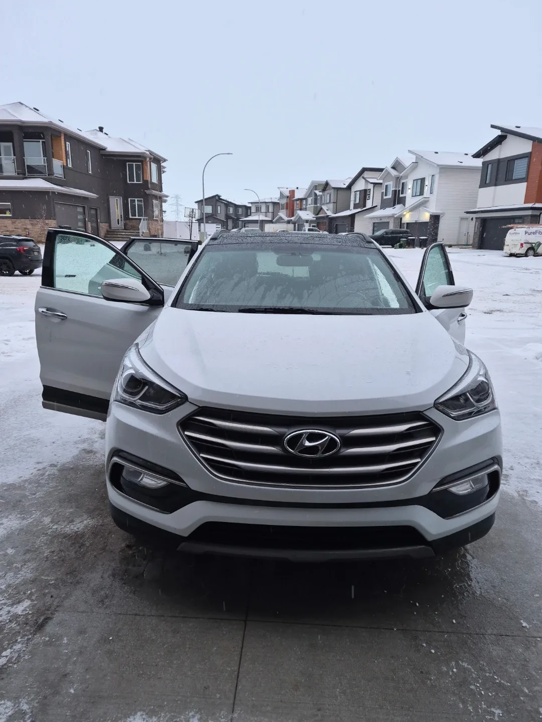2018 White Hyundai Santa Fe limited SUV