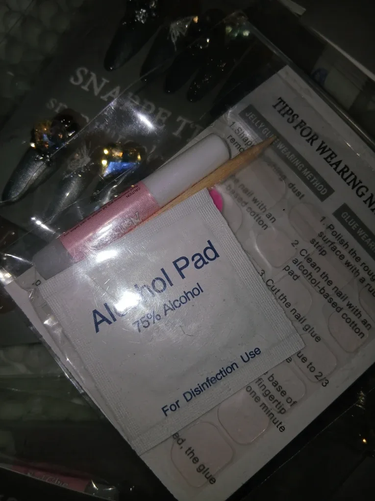 Quality Press On Nails image indicator(3)