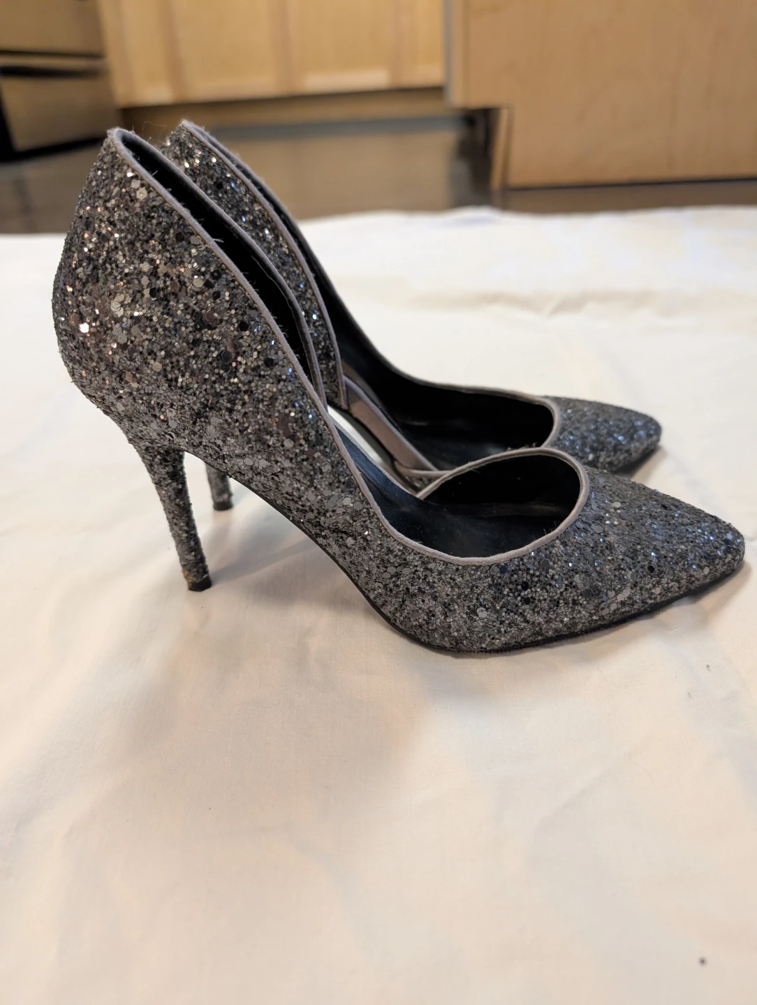 Le Chateau Pewter Crystal D'Orsay Heels  - Size 7 1/2 - photo 5