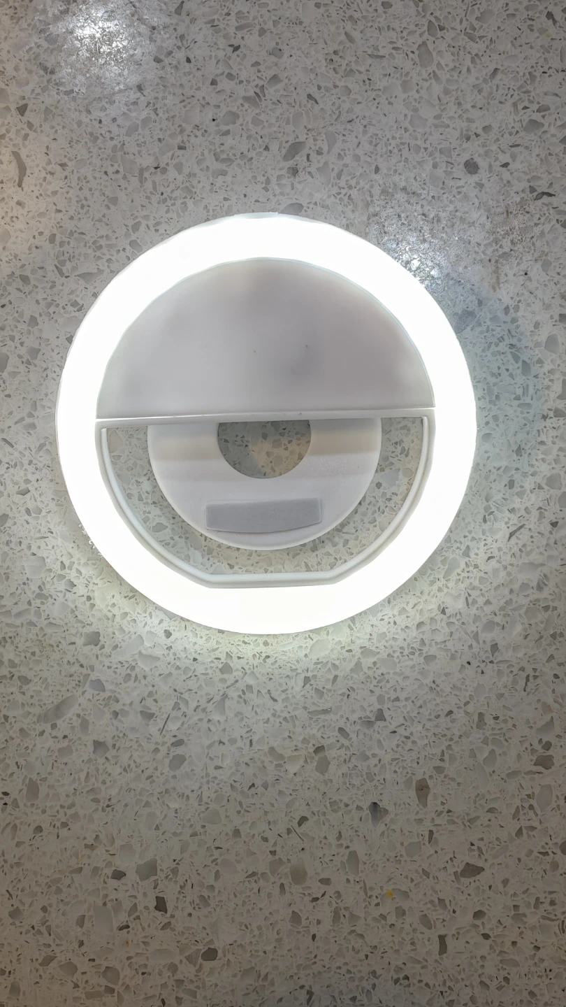 Selfie Ring Light with 3 Levels of Brightness - photo 3