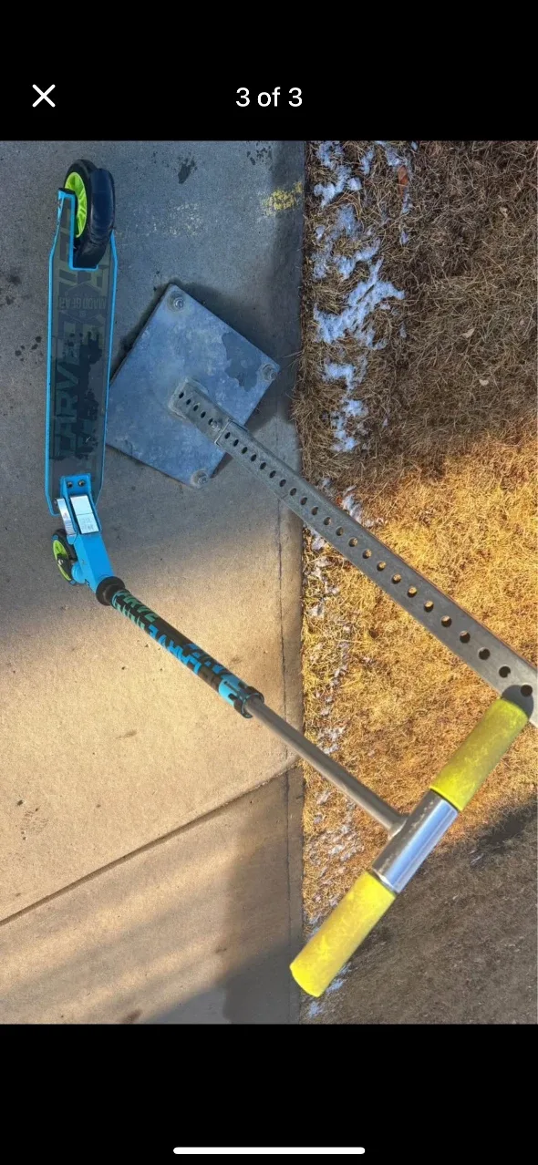 Madd Gear Carve Elite Scooter - Blue/Yellow image indicator(2)