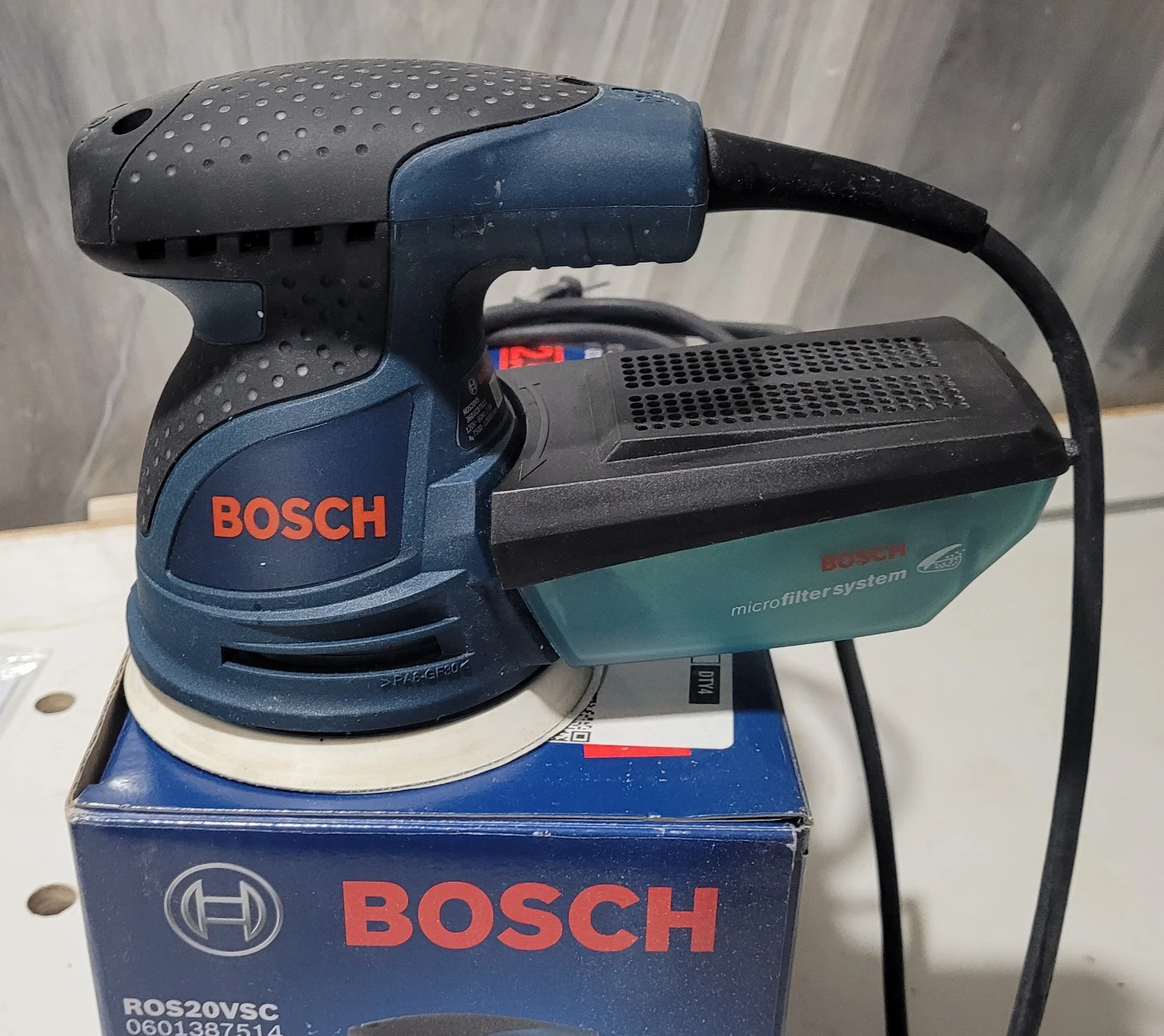 Bosch ROS20VSC 5-in. Random Orbit Sander Kit
