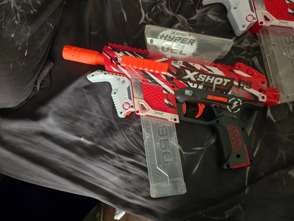 5 X-Shot Hyper Gel Blaster D3s, masks and safety glasses. image indicator(3)