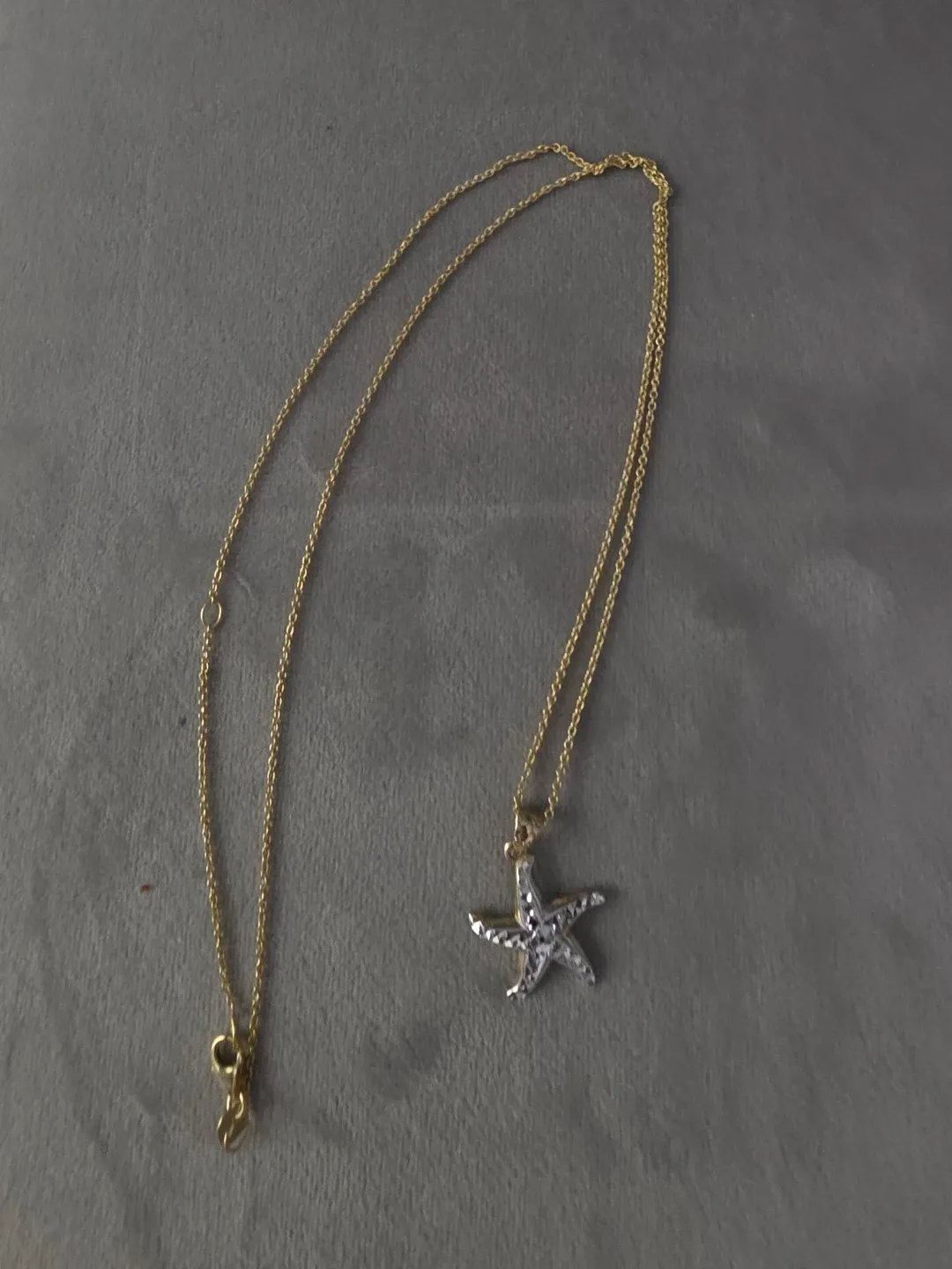 14kt solid Gold Starfish Pendant Necklace image indicator(3)