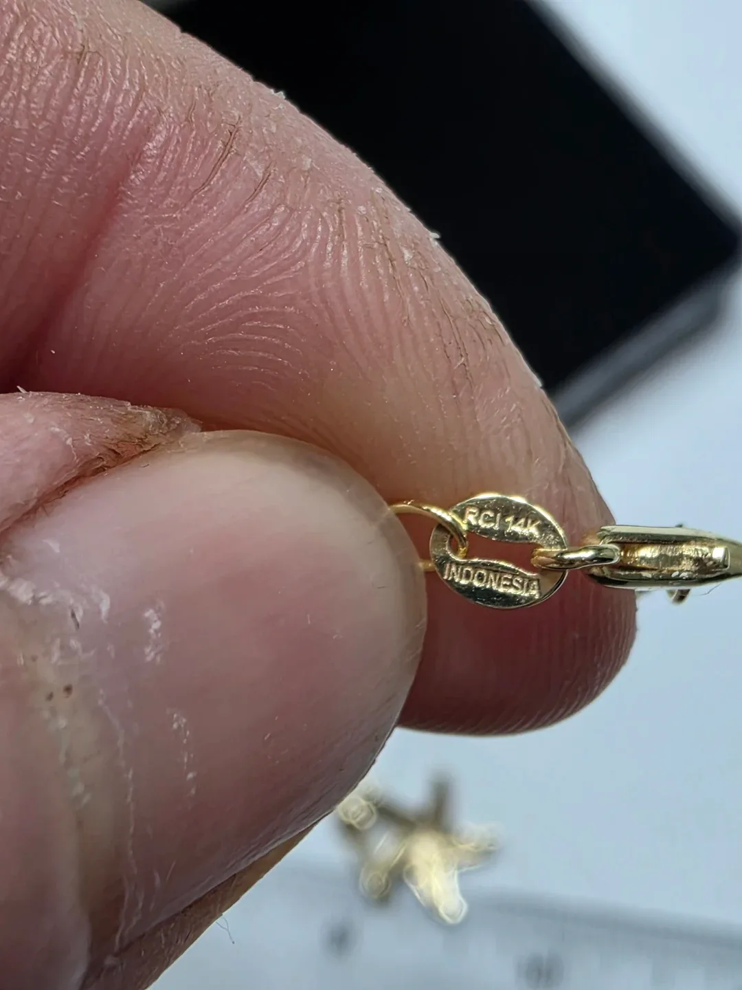 14kt solid Gold Starfish Pendant Necklace image indicator(8)