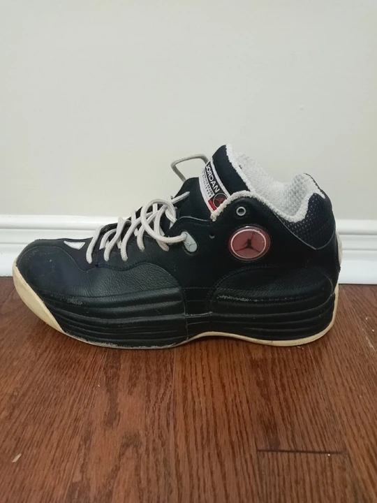 Jordan Basketball Team Black & White Shoes - photo 3