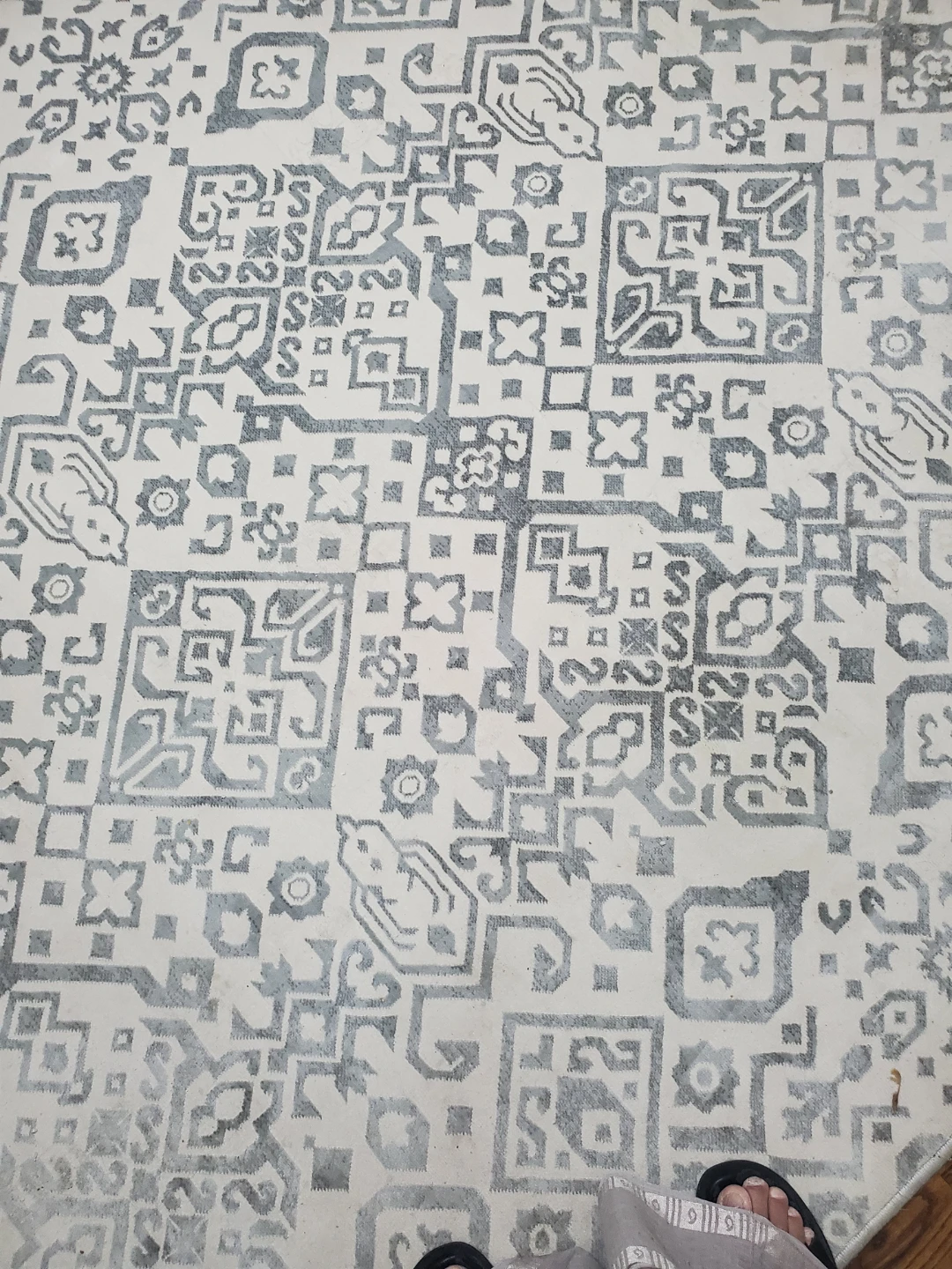 Patterned Area Rug - Grey and White - photo 3