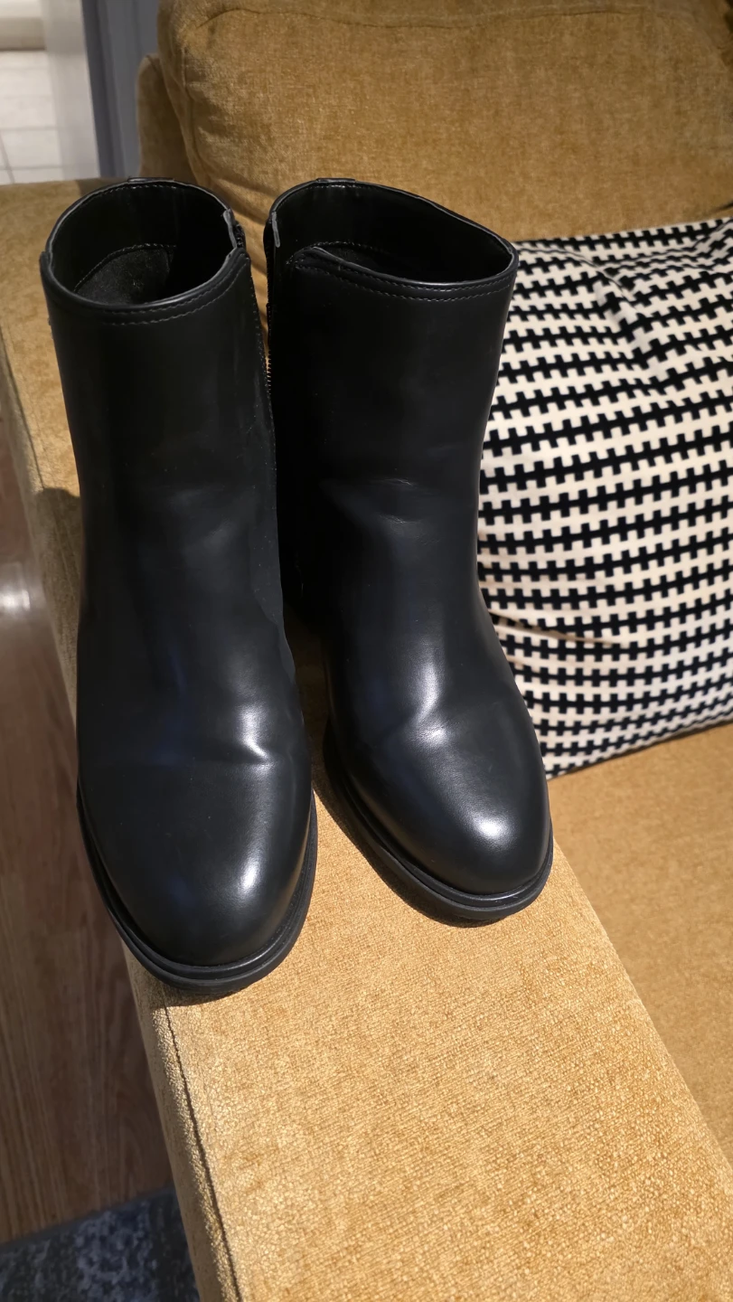 Kelly and Katie Black Ankle Boots Size 9.5W - photo 4