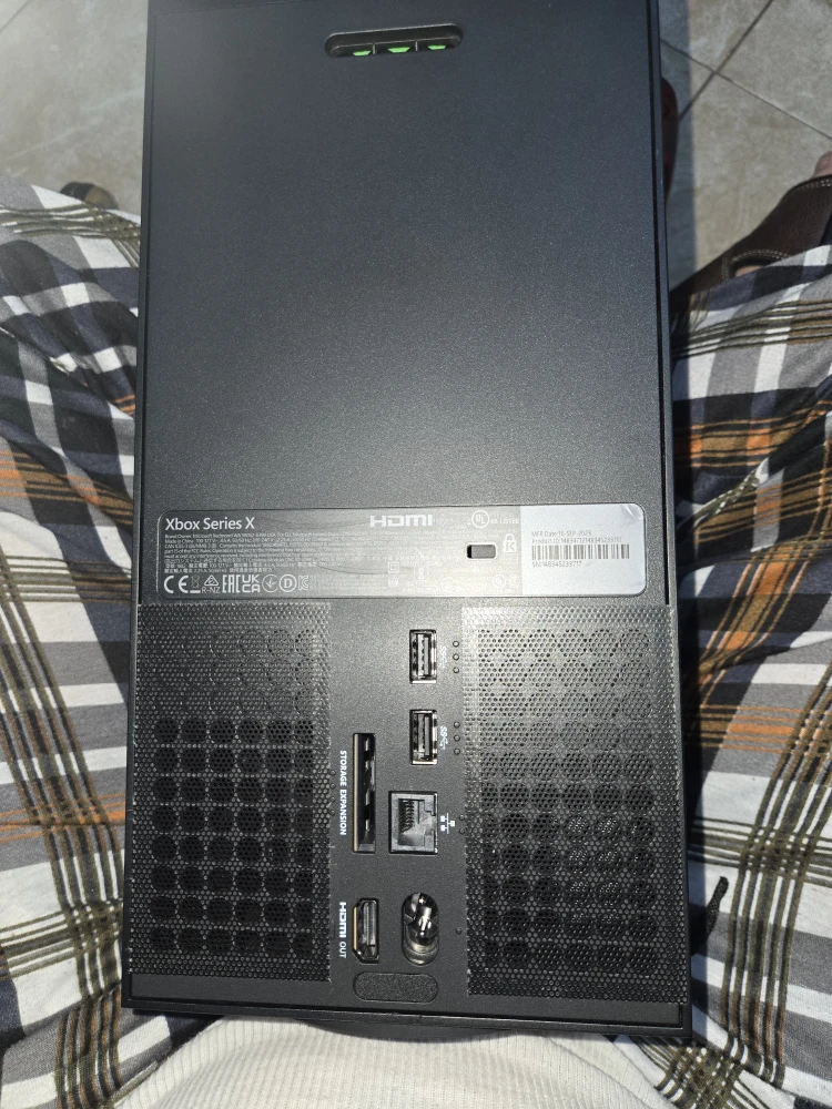 Xbox Series X and accessories - photo 3
