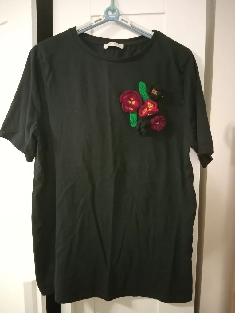 Zara Trafaluc Black Floral T-Shirt - Size MEX30