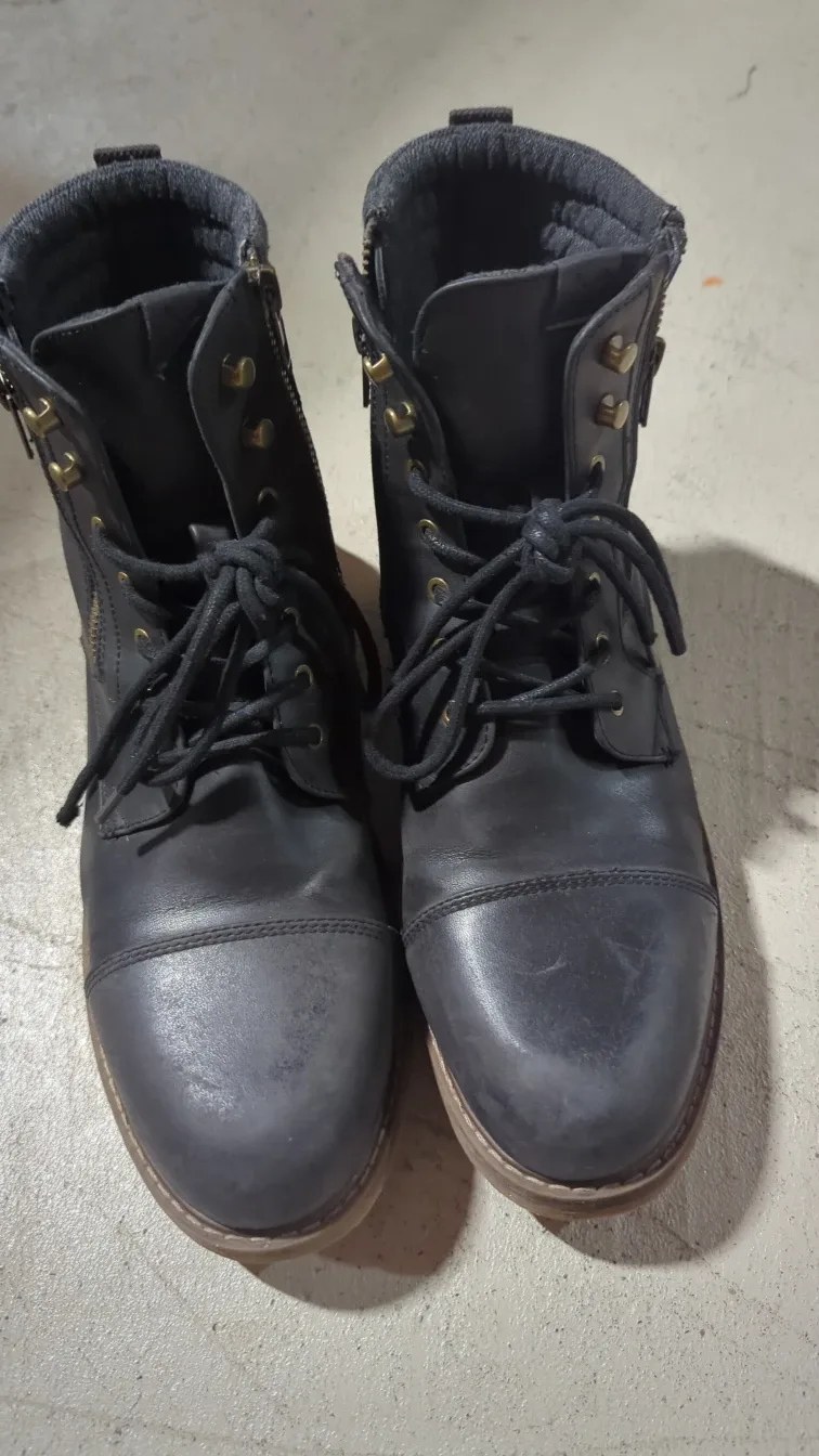 Winter shoes for men size 11-12 image indicator(2)