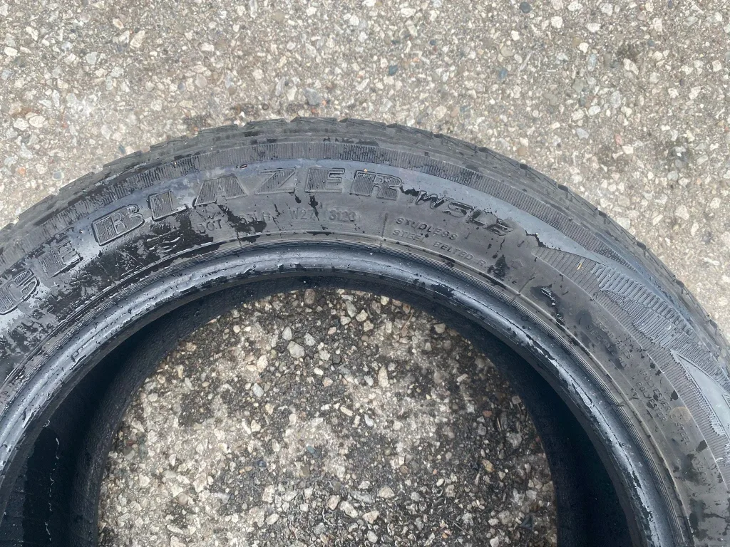 Ice Blazer WSL2 205/55R16 Winter Tire image indicator(2)