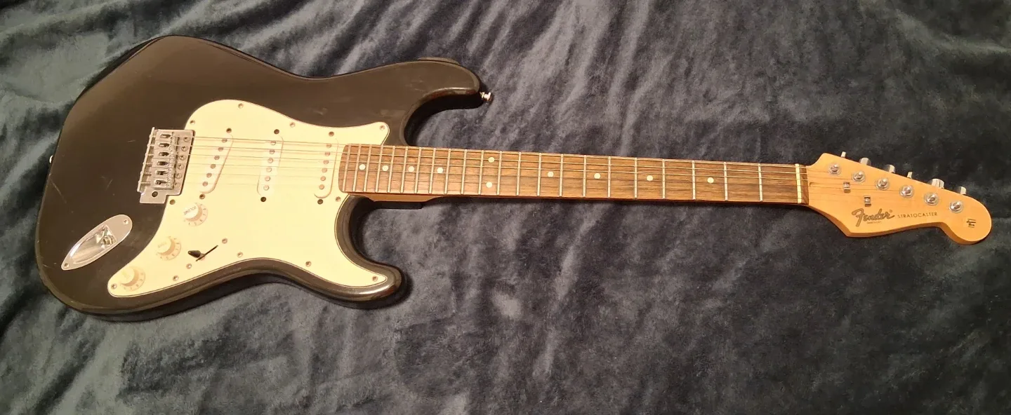Fender Stratocaster style guitar