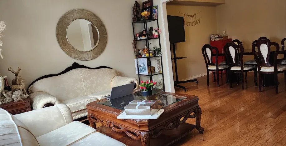 Antique Style Living Room Set image indicator(3)