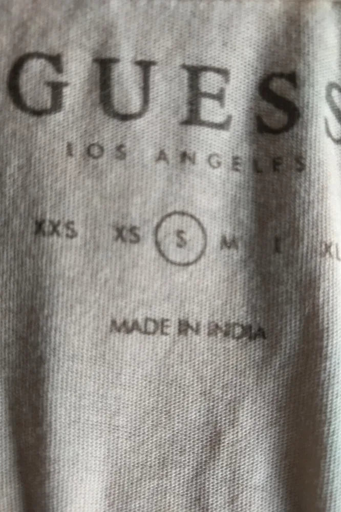 Guess Beige T-shirt with 'G' - Size Small image indicator(5)