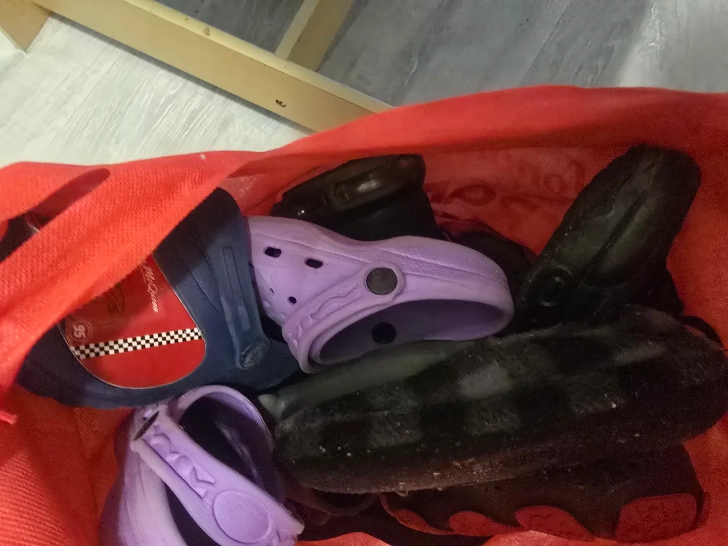 #Freecycle Bulk Kids clothes & shoes + velvet woman jacket image indicator(3)