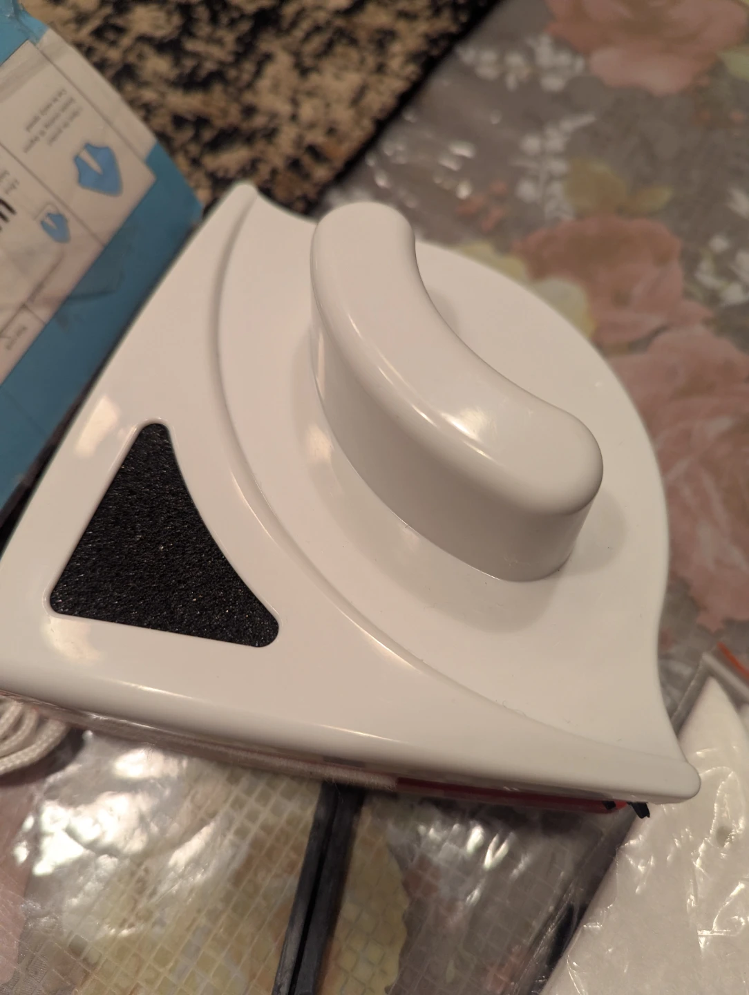Double Faced Glass Cleaner - Like New in Box - photo 5
