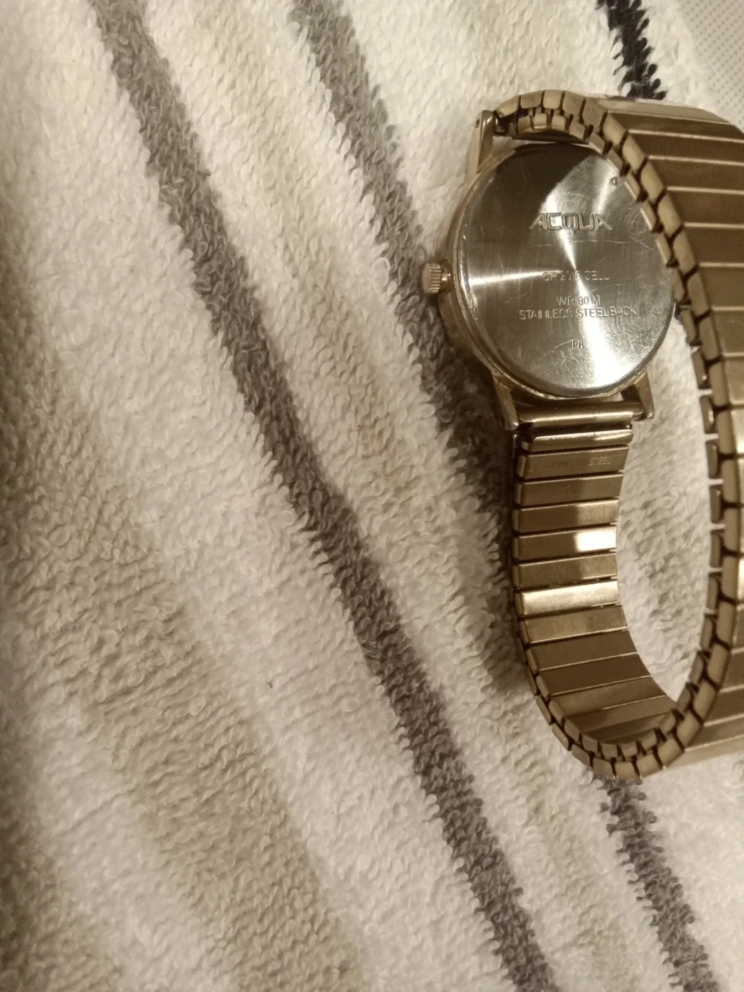 Vintage Acoua Quartz Water Resistant Watch image indicator(2)