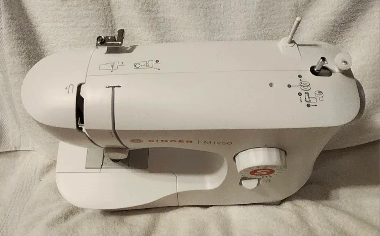 Singer M1250 Sewing Machine - Pre-owned image indicator(7)