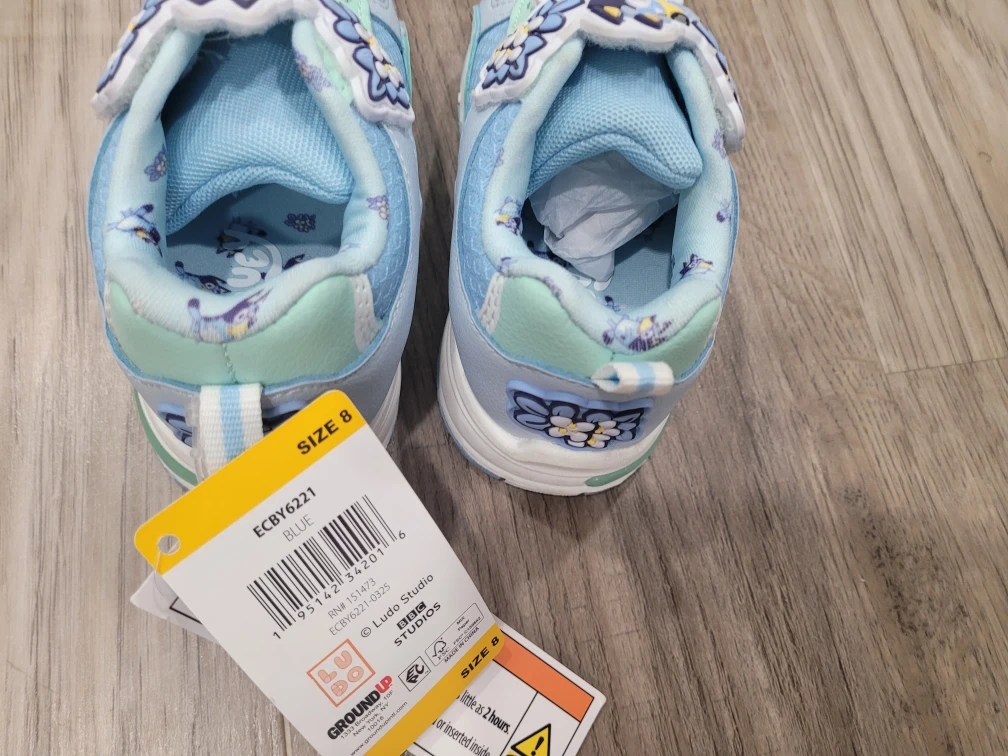 Toddler Size 8  Bluey lighted shoes - photo 4