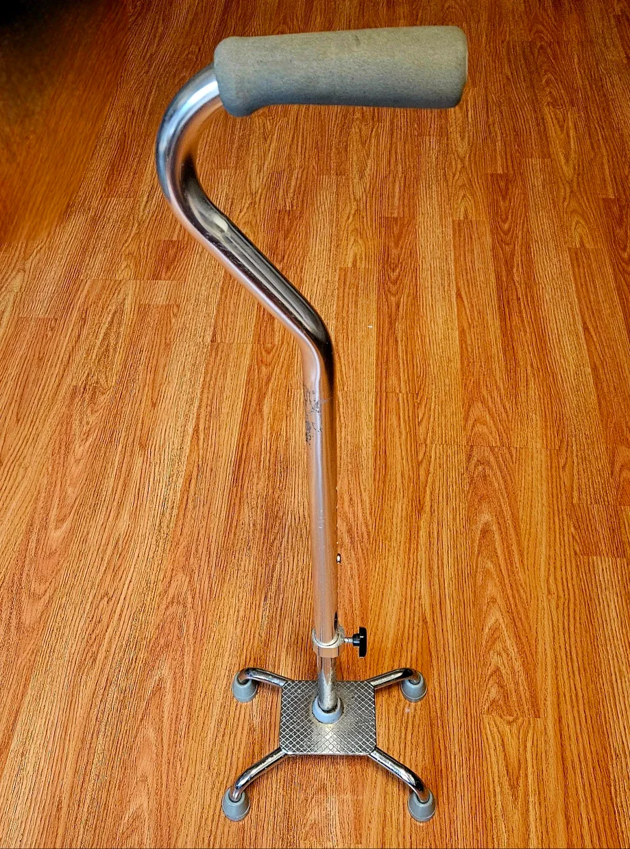 Quad Cane-Small Base w/Vinyl Grip ♻️ #cleanout