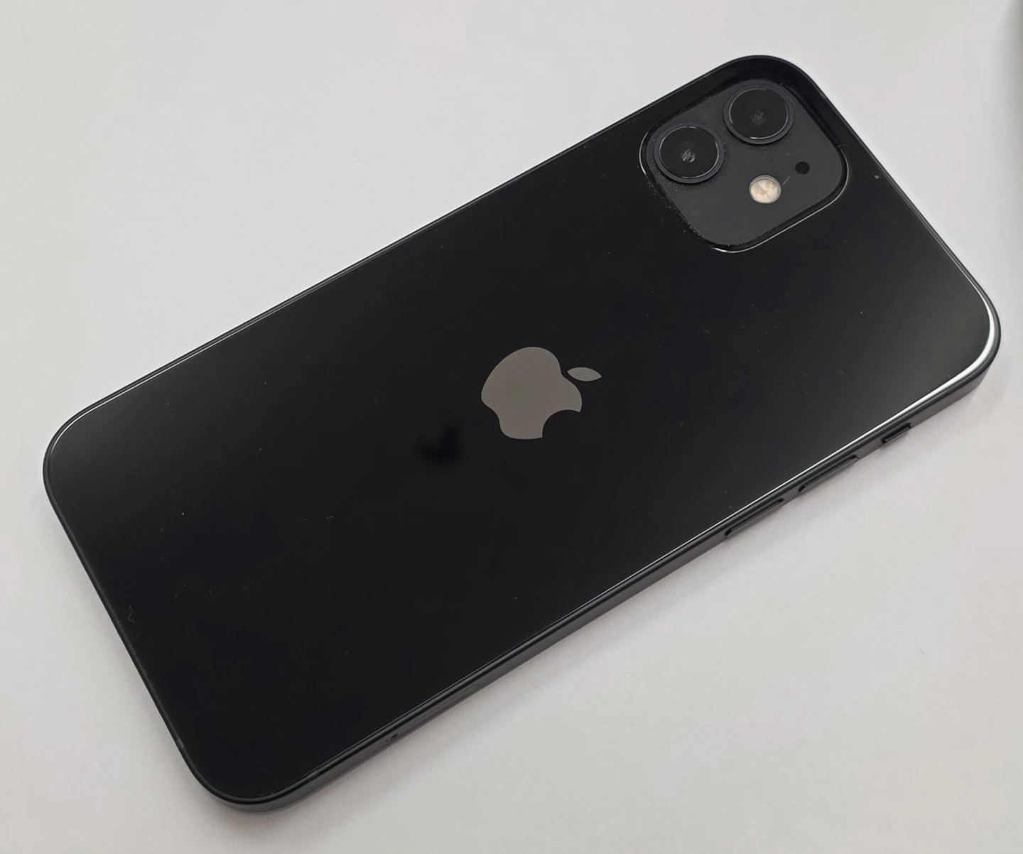 Iphone 12 factory unlocked Works With Any Carrier - photo 4