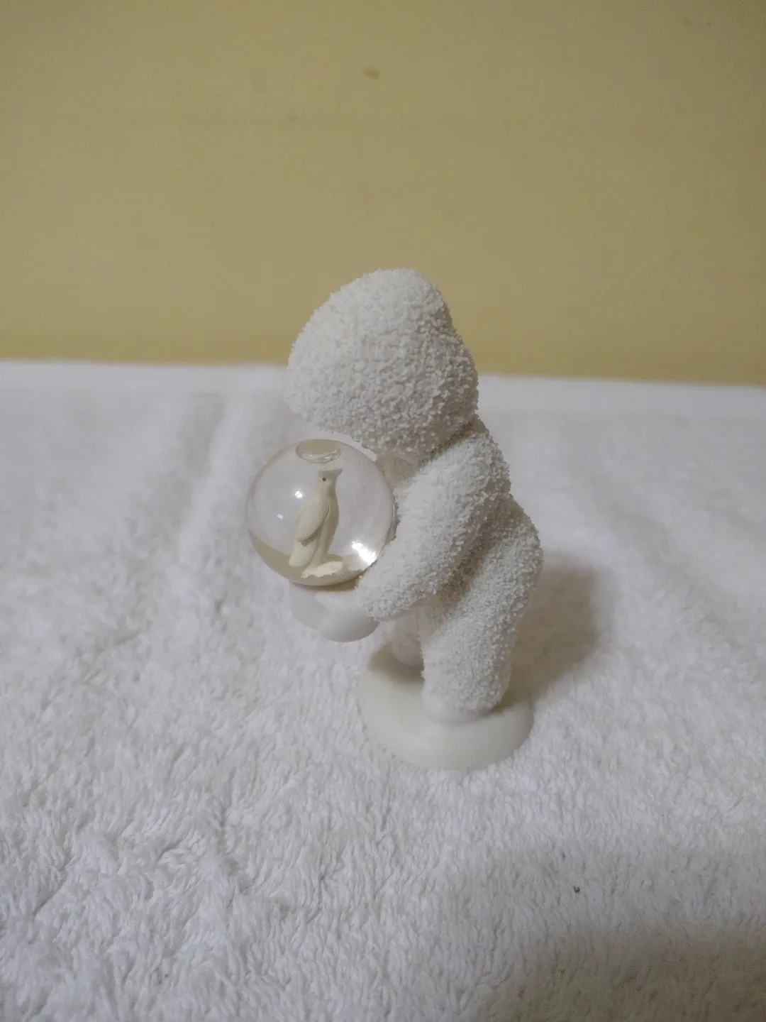 Enesco Snowbabies Figurine with Penguin Snow Globe image indicator(3)