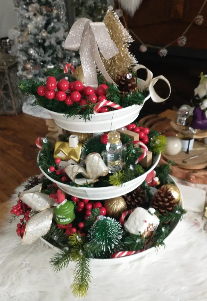 Christmas Themed Tiered Tray Decoration image indicator(9)