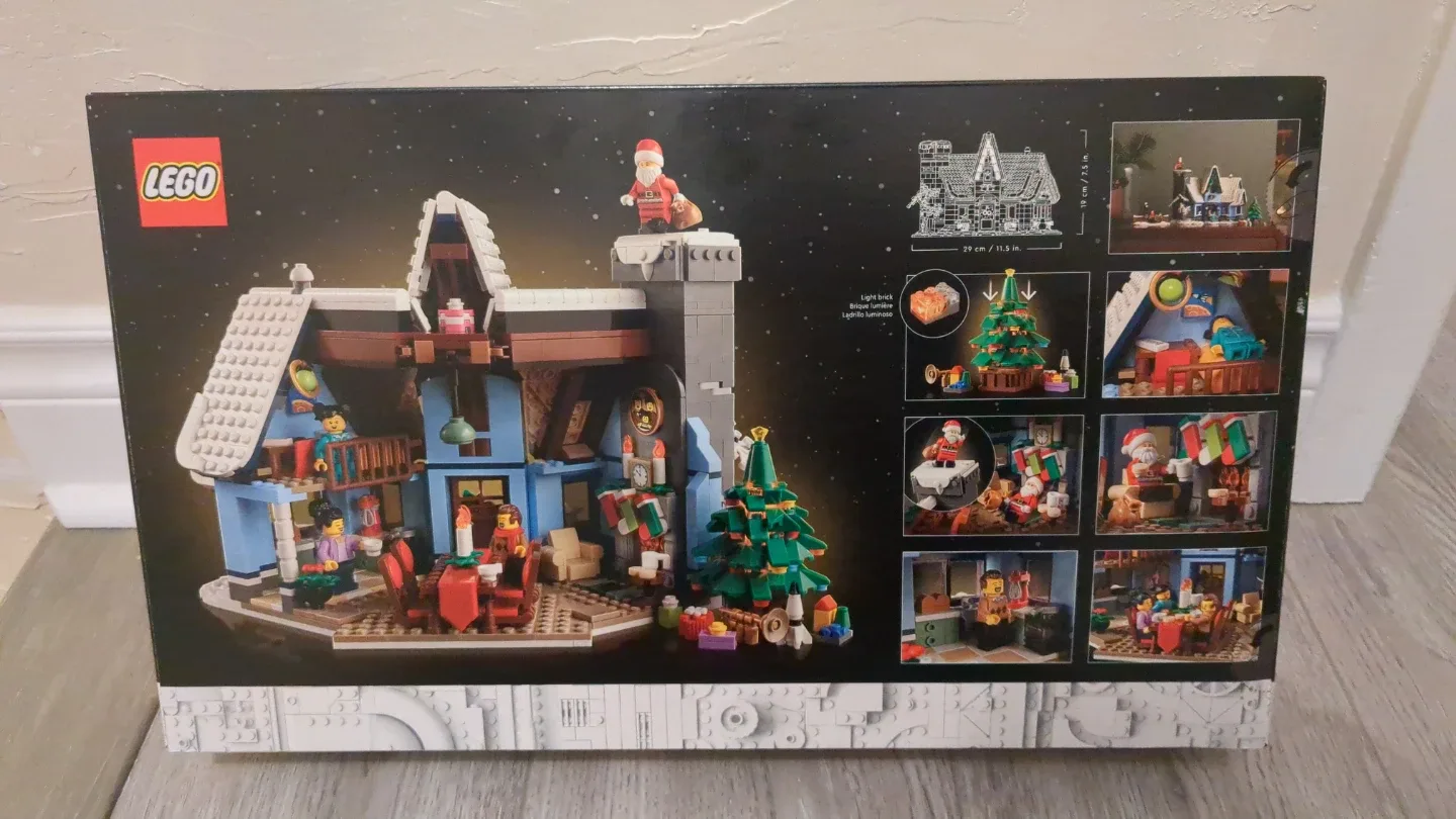 LEGO Santa's Visit Winter Village Collection 10293 - New image indicator(2)