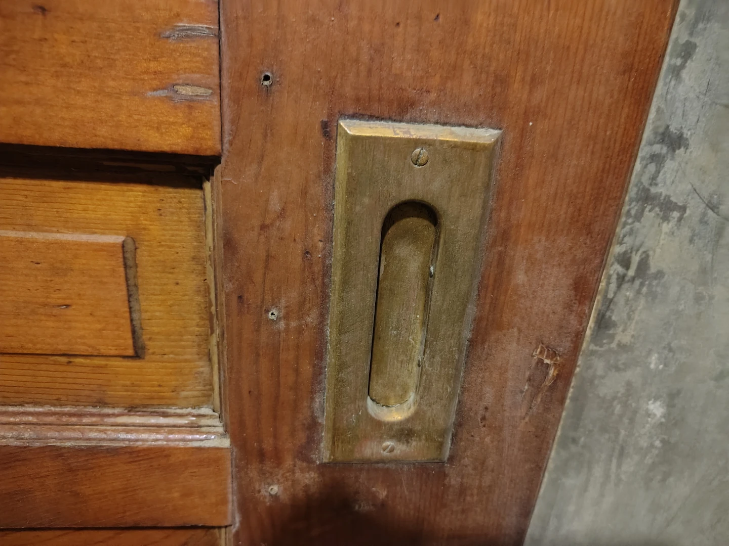 Mid Century Solid Oak Front Door w Brass Hardware & Mail Slot - photo 4