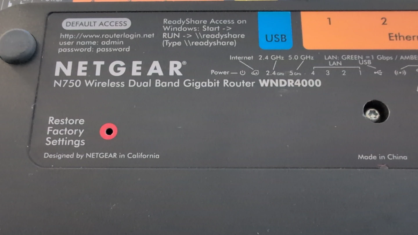 N750 Wireless Dual Band Gigabit Router WNDR4000 - photo 2