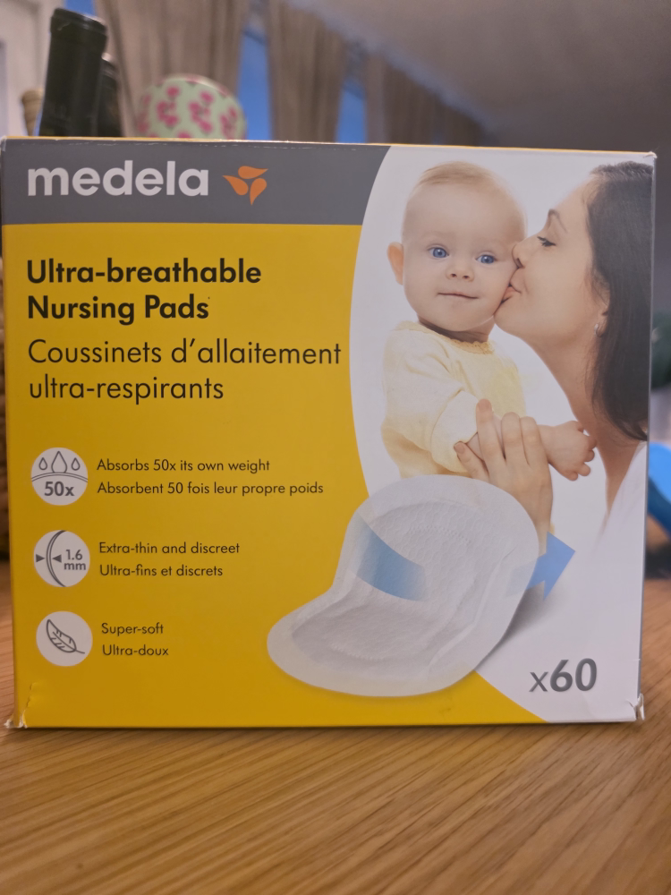 Medela Nursing Pads and Momcozy Storage Bags