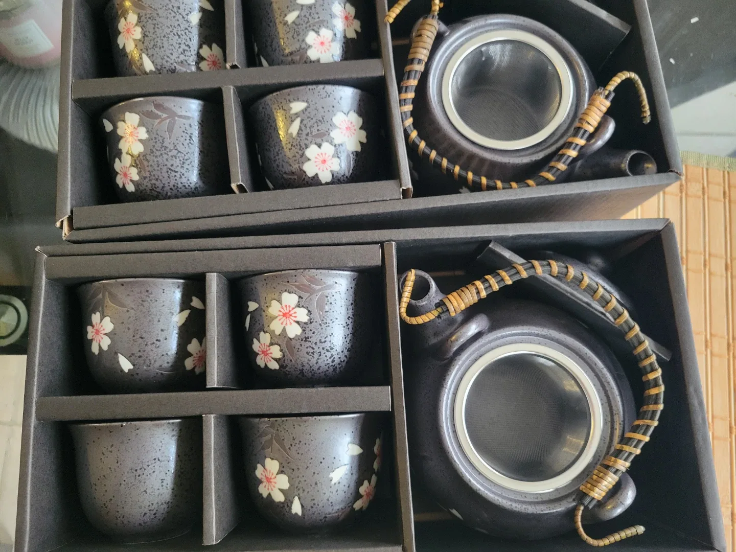 Tea Set with Teapot and Cups, Floral Design image indicator(3)