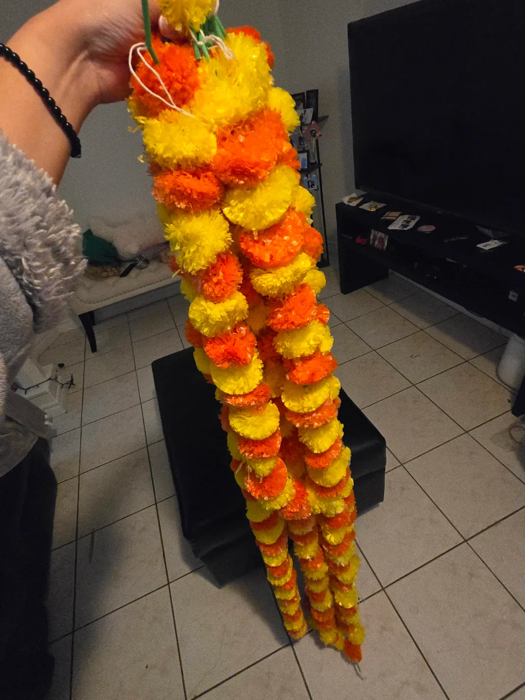 Orange and Yellow Marigold Flower Garlands image indicator(2)