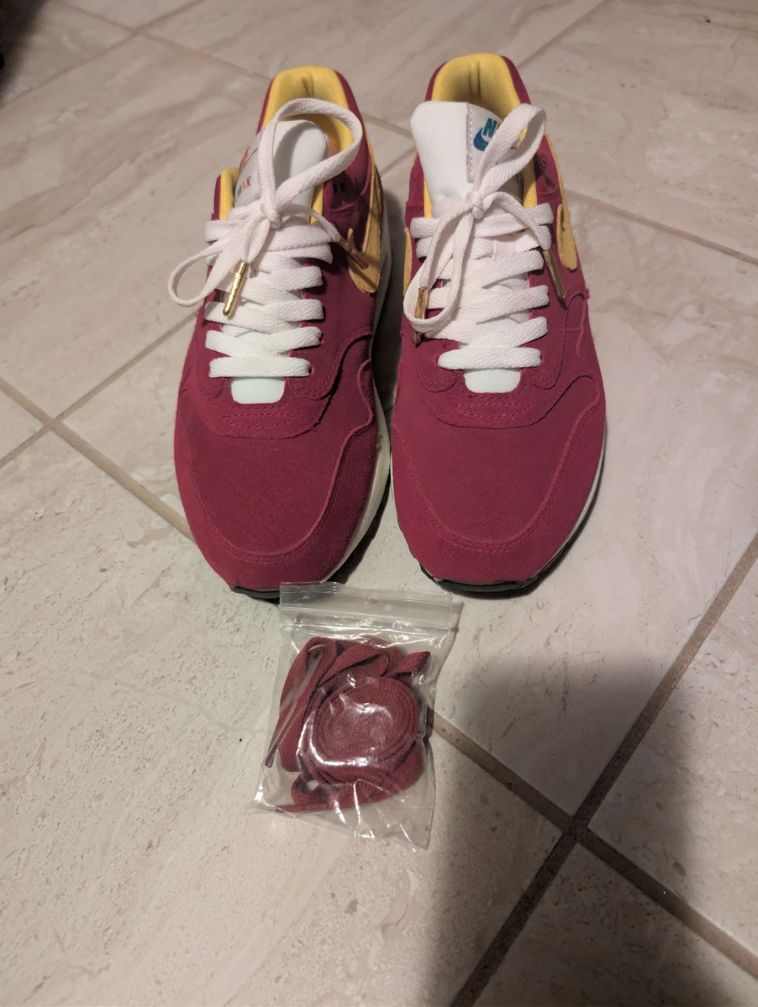 Nike Air Max 1 dynamic berries Size 8.5