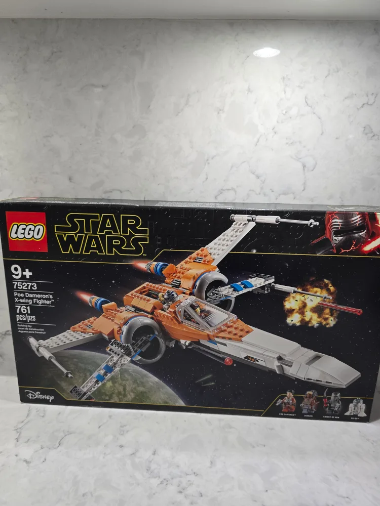 LEGO Star Wars 75273 Poe Dameron's X-wing Fighter