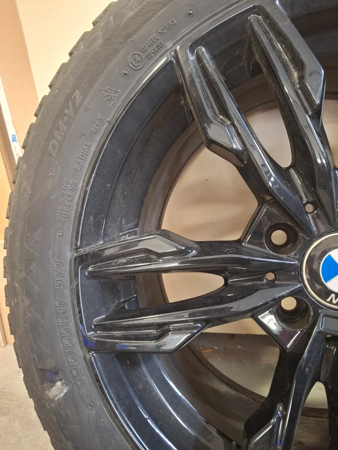 BMW 225/55R17 97T Winter Tire on Rim