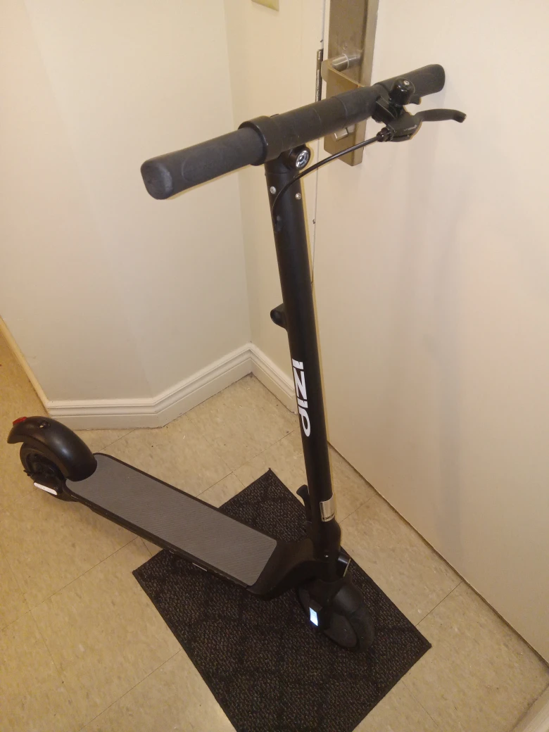 IZIP Electric Scooter - photo 2
