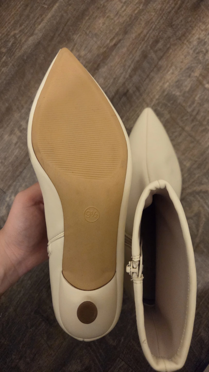 White pointed toe boots, size 9 - photo 3