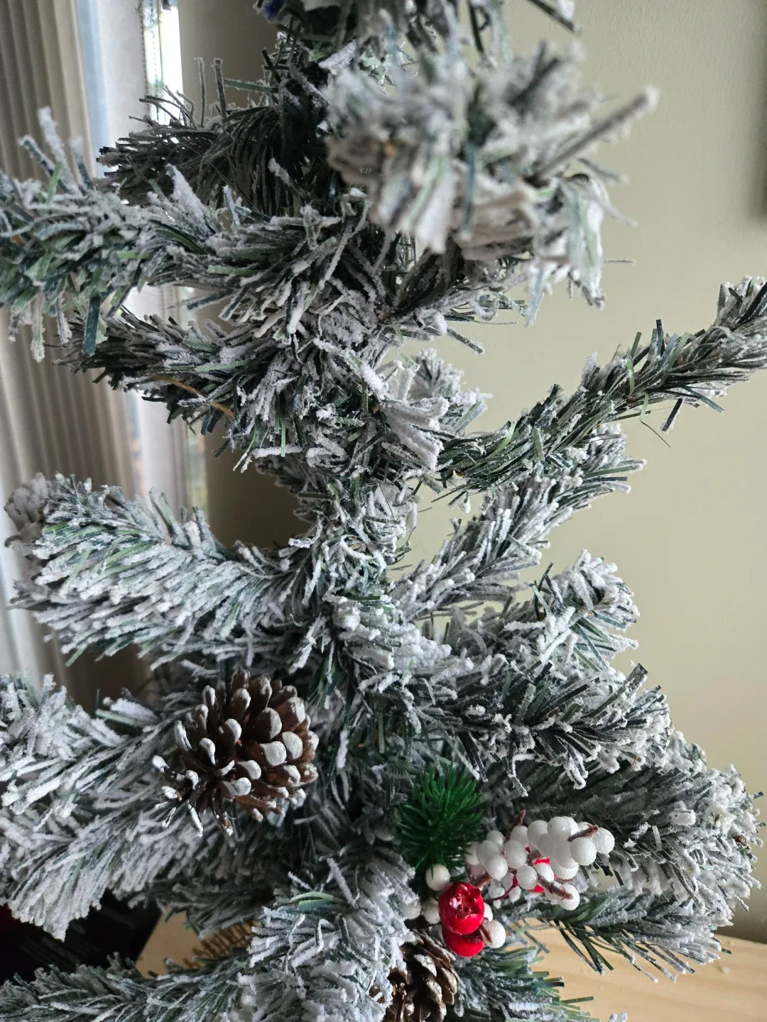 Mini Artificial Christmas Tree image indicator(2)