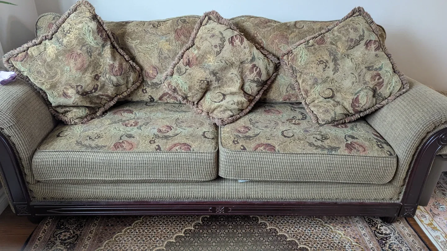 Floral Patterned Sofa and Chair Set image indicator(3)
