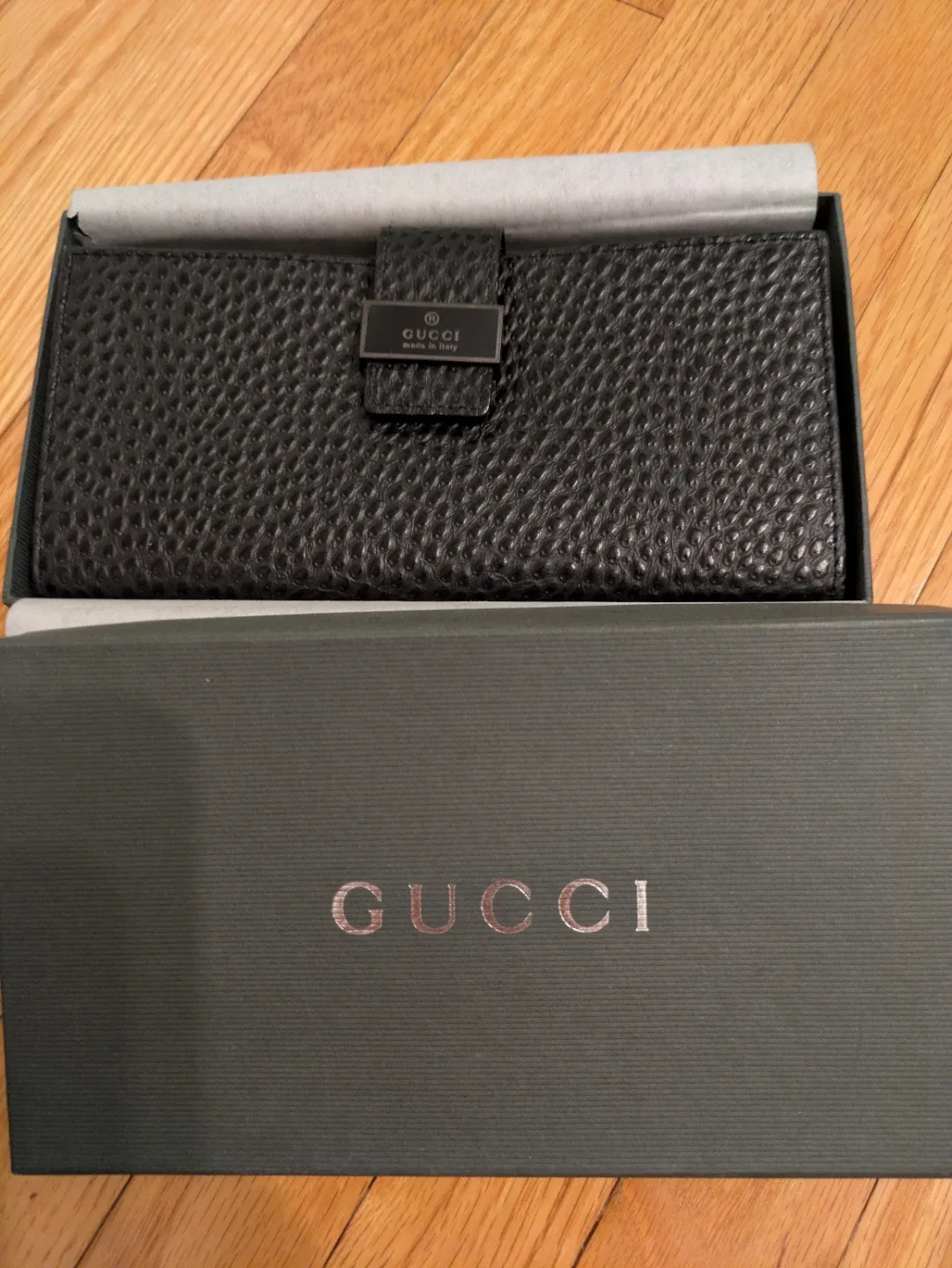 #cleanout# brand new Gucci Black Leather Wallet - Includes Box image indicator(3)