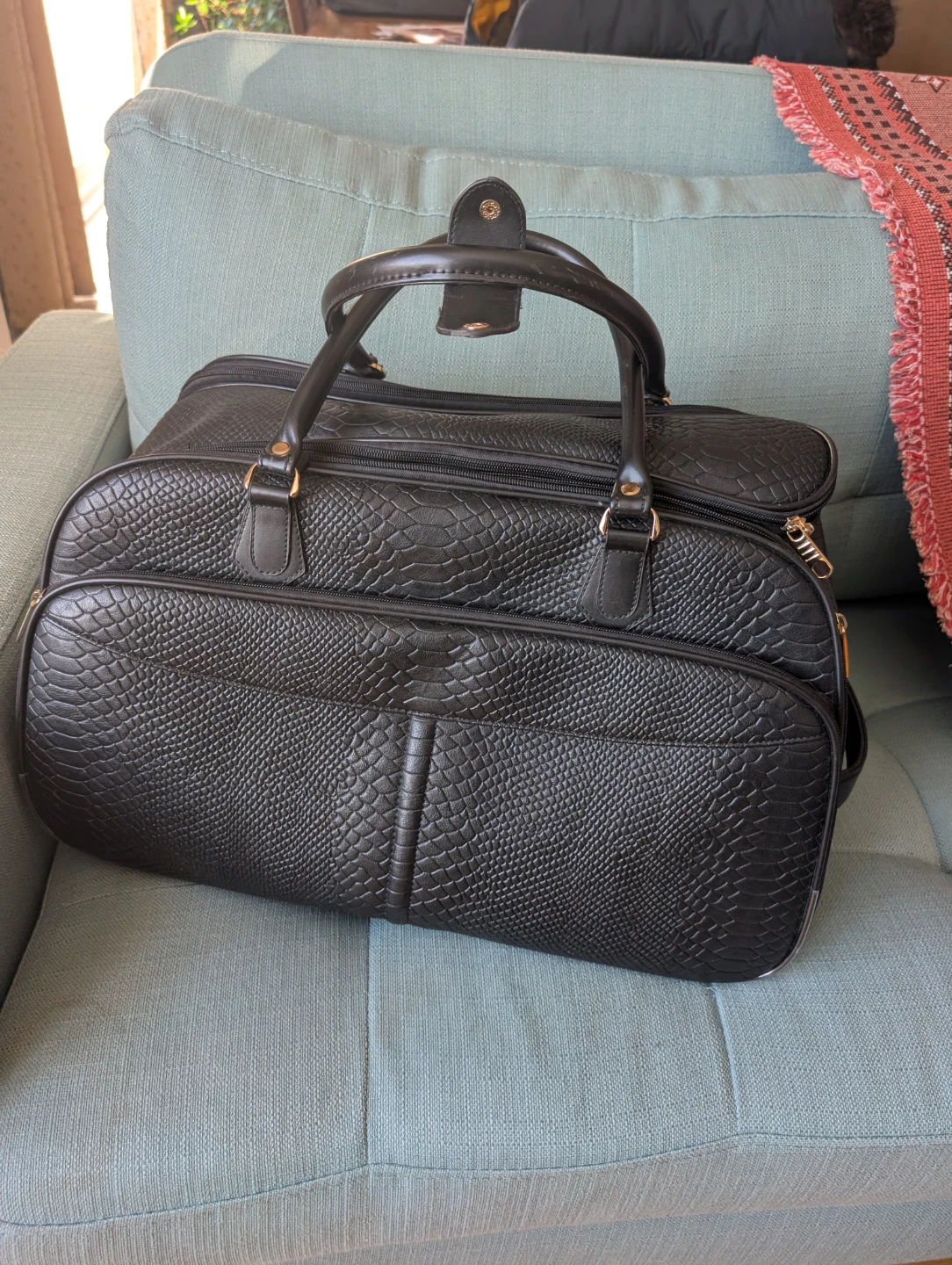 Luxurious Black Rolling Duffel Bag - photo 2