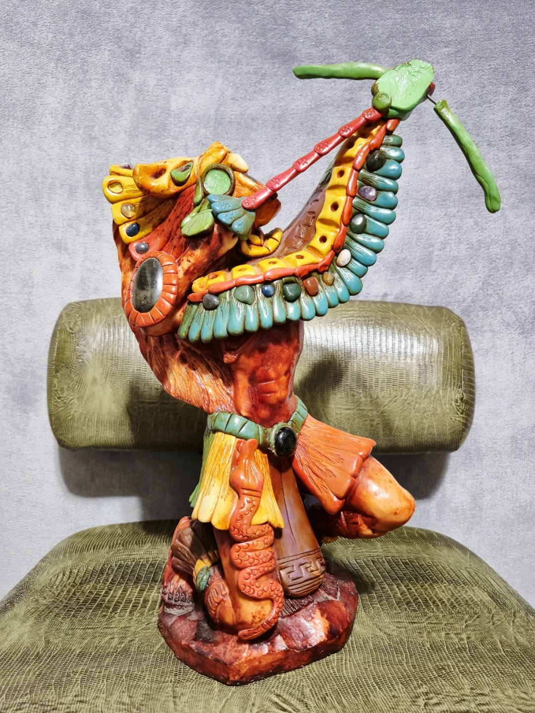 Large Mayan Gemmed Clay Sculpture - photo 2